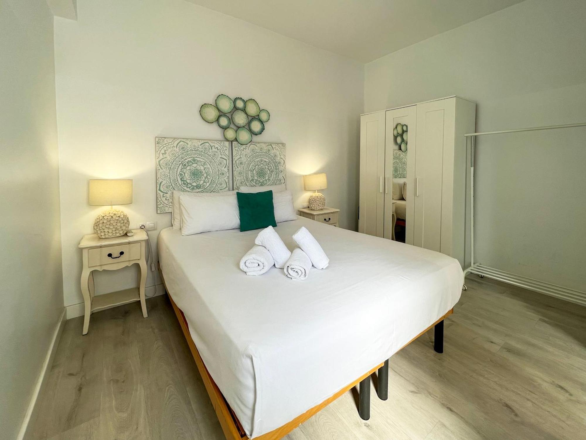 Stay U-Nique Apartments Seneca برشلونة المظهر الخارجي الصورة